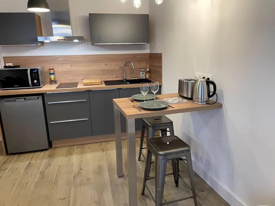 Alp Chartres - Cosy Studio Au Coeur De Chartres Avec Parking エクステリア 写真