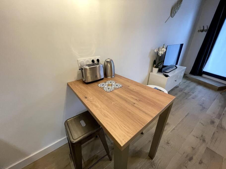 Alp Chartres - Cosy Studio Au Coeur De Chartres Avec Parking エクステリア 写真